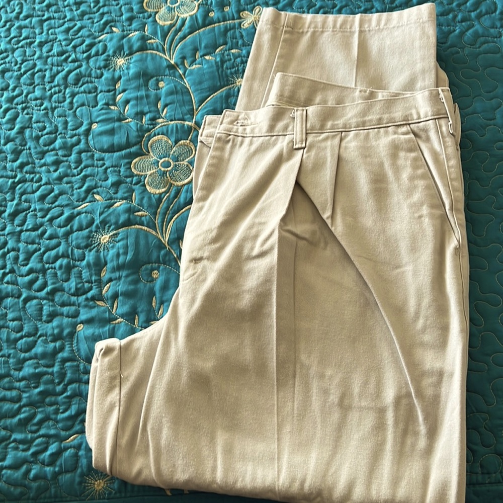 Men’s khaki dress pants. Like new